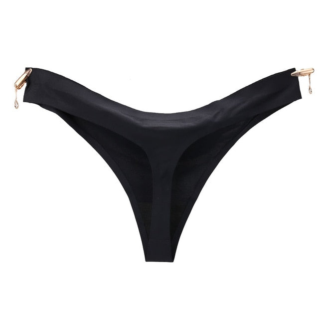 Ardene V-Shaped Lace Thong in, Size, Spandex/Polyamide